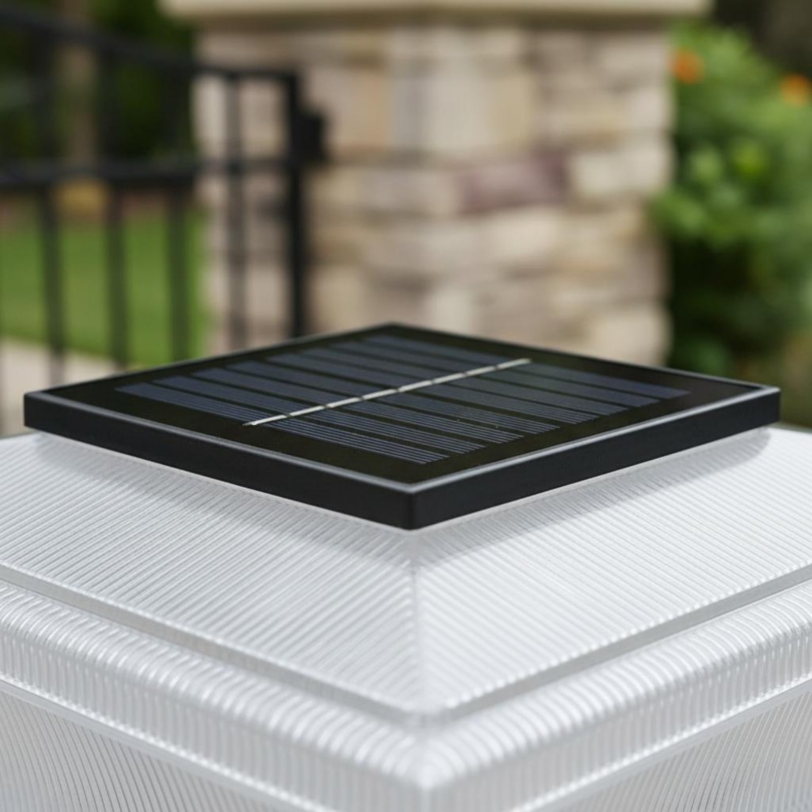 Solar Post Cap Light Wireless  - огляд і ціна Outdoor Lighting Modern